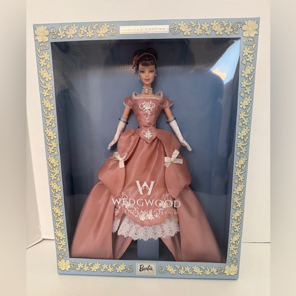 2000 new limited edition Wedgewood England 1759 Barbie - Picture 2 of 9